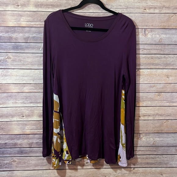 LOGO by Lori Goldstein Sweaters - LOGO Lori Goldstein Purple Print Scoop Neck Tunic Size Medium with Pockets A1